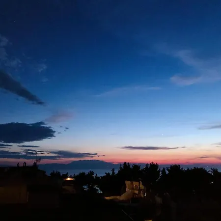 Summer House With Amazing View 포씨디